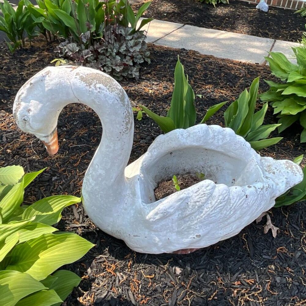 Cement Swan Planter Garden Planter Vintage swan *PICK UP ONLY* Pine Hill NJ